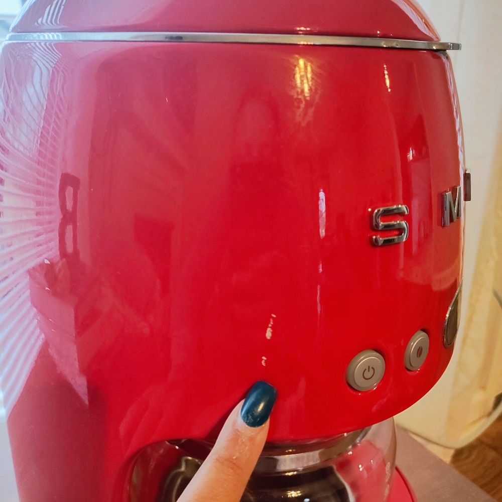 SMEG Retro Red Coffee Machine - Picture 7 of 11